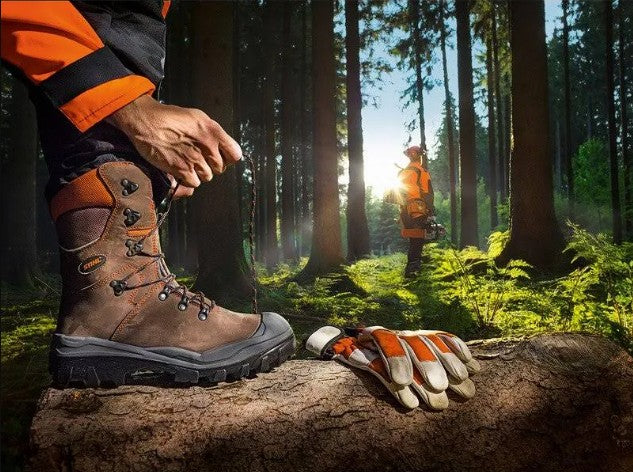 Botas anticorte de cuero y repelentes al agua STIHL Dynamic S3